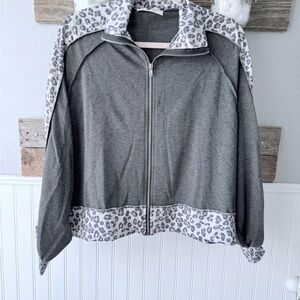 Stylish Gray Leopard Women's Bomber Jacket
